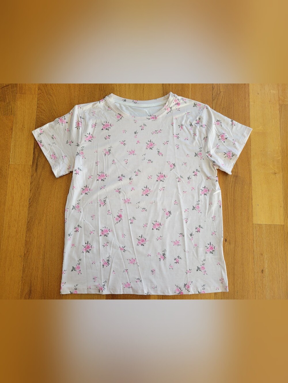 New women's size large short sleeve shirt